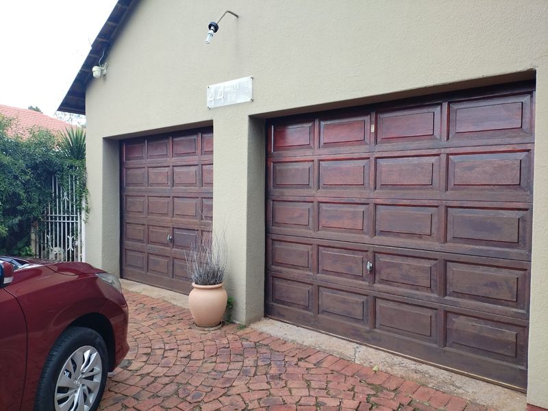3 Bedroom House for sale in Edelweiss  - Photo 2