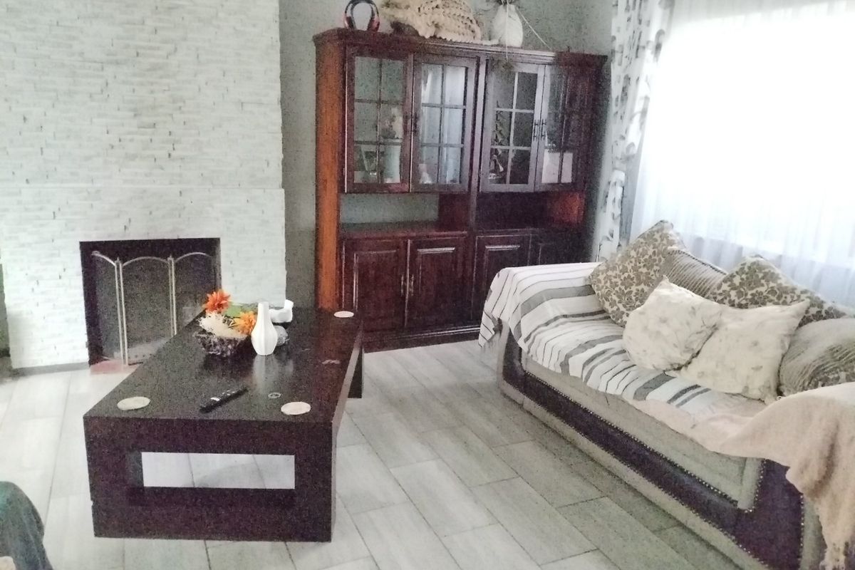 3 Bedroom House for sale in Edelweiss  - Photo 3