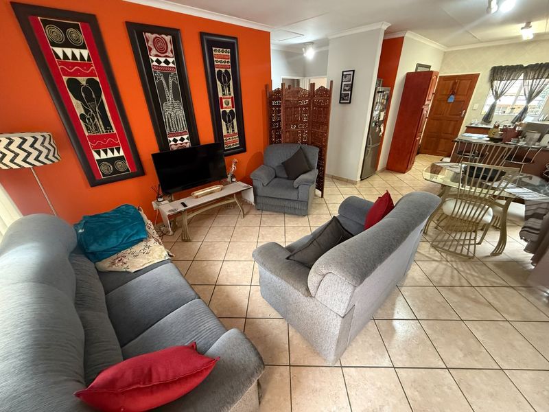 Secure Low Maintenance Townhouse! - Photo 4