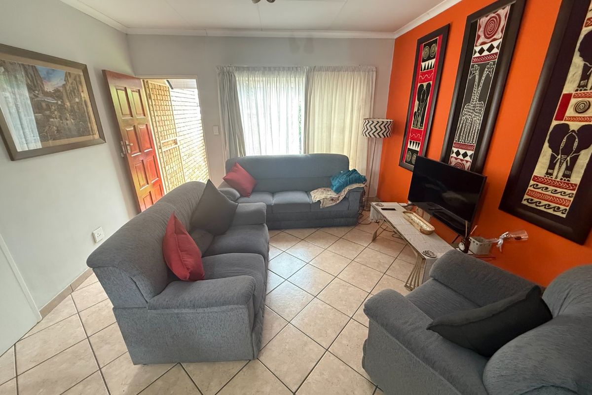 Secure Low Maintenance Townhouse! - Photo 2