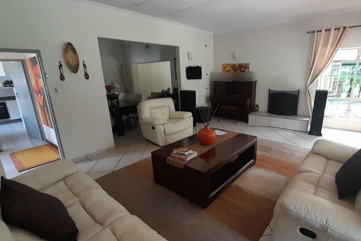 5 Bedroom Family Home on 4015 square meters in Ferndale - Photo 3