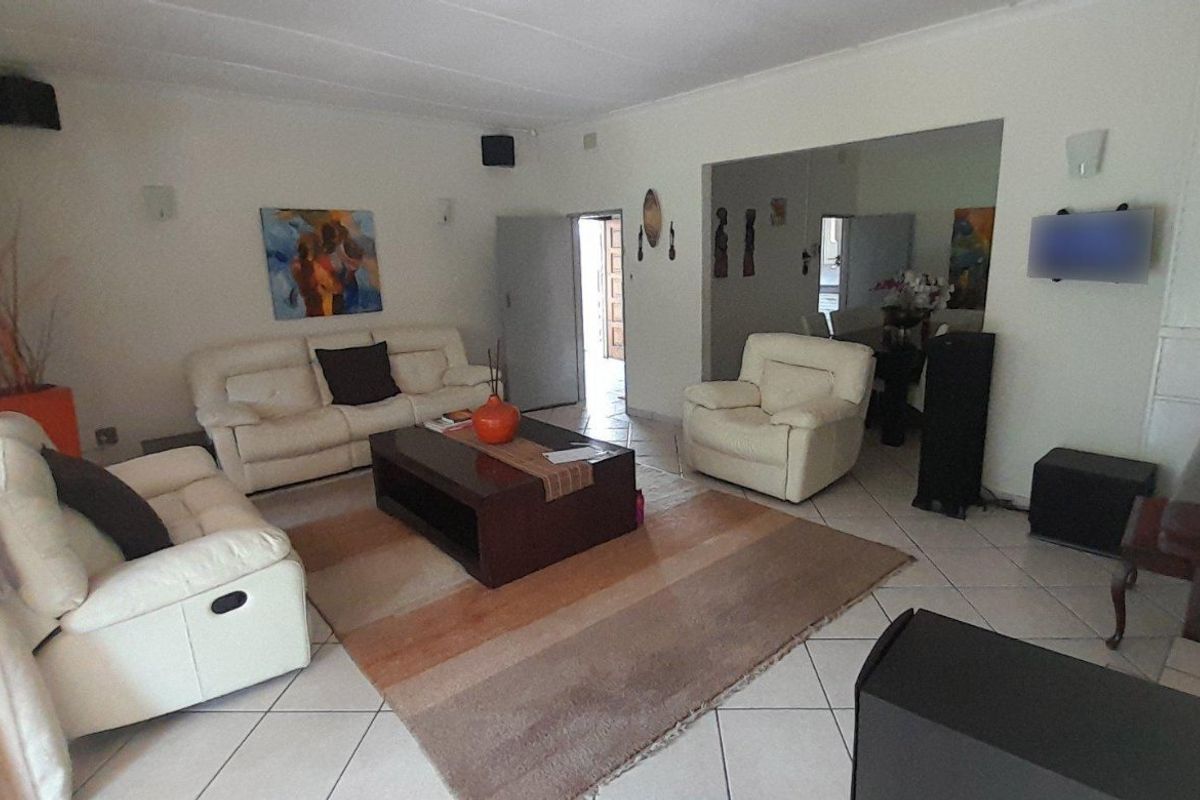 5 Bedroom Family Home on 4015 square meters in Ferndale - Photo 4