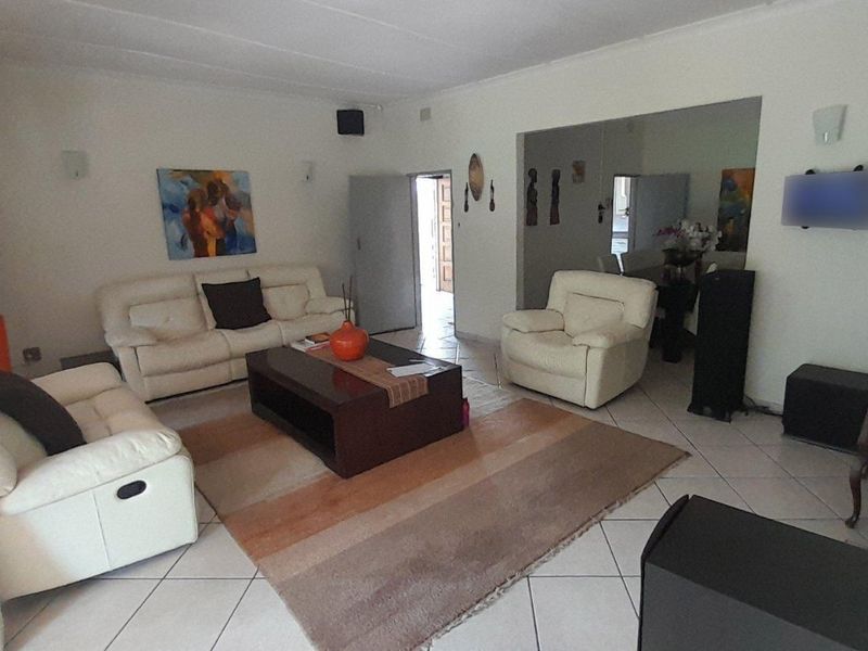 5 Bedroom Family Home on 4015 square meters in Ferndale - Photo 4