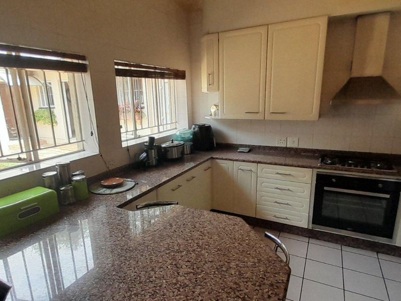 5 Bedroom Family Home on 4015 square meters in Ferndale - Photo 6