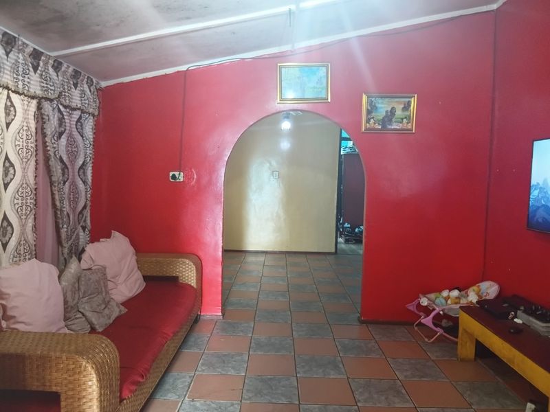 3-bedroom house for sale in Valhalla Park - Photo 5