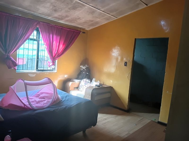 3-bedroom house for sale in Valhalla Park - Photo 9