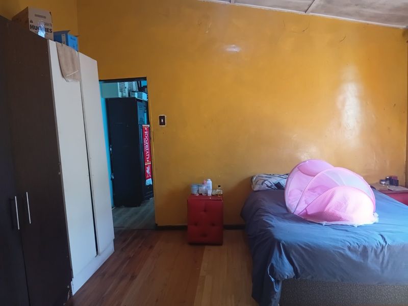 3-bedroom house for sale in Valhalla Park - Photo 6