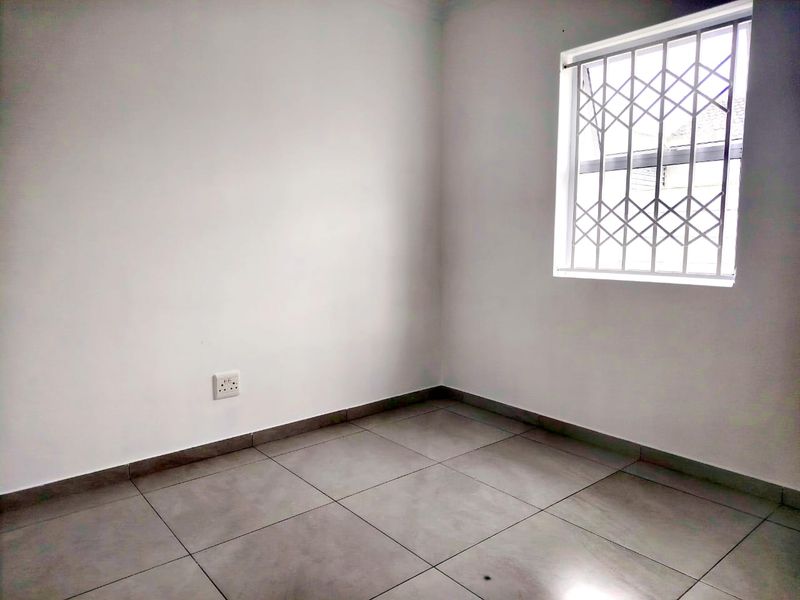 3 bedroom House to Rent  - Photo 2