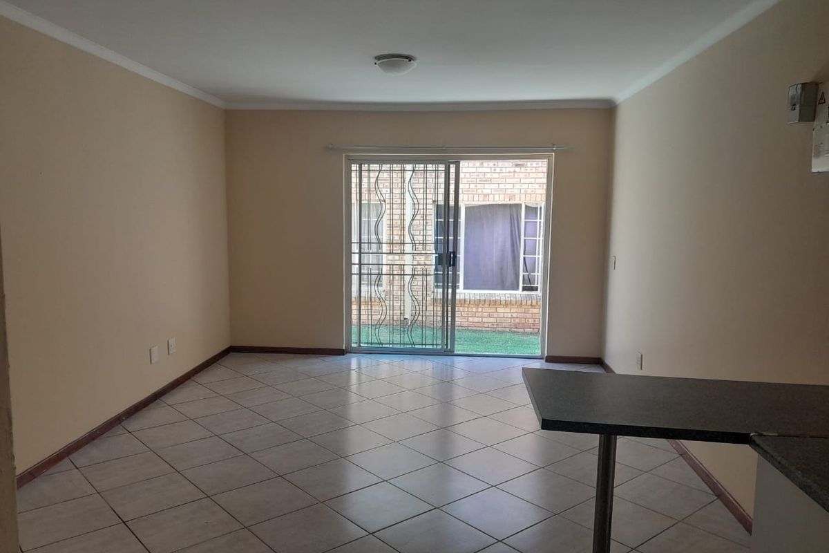 2 Bedroom Ground Floor Apartment for Sale in Villa Mia, Rynfield - Photo 4