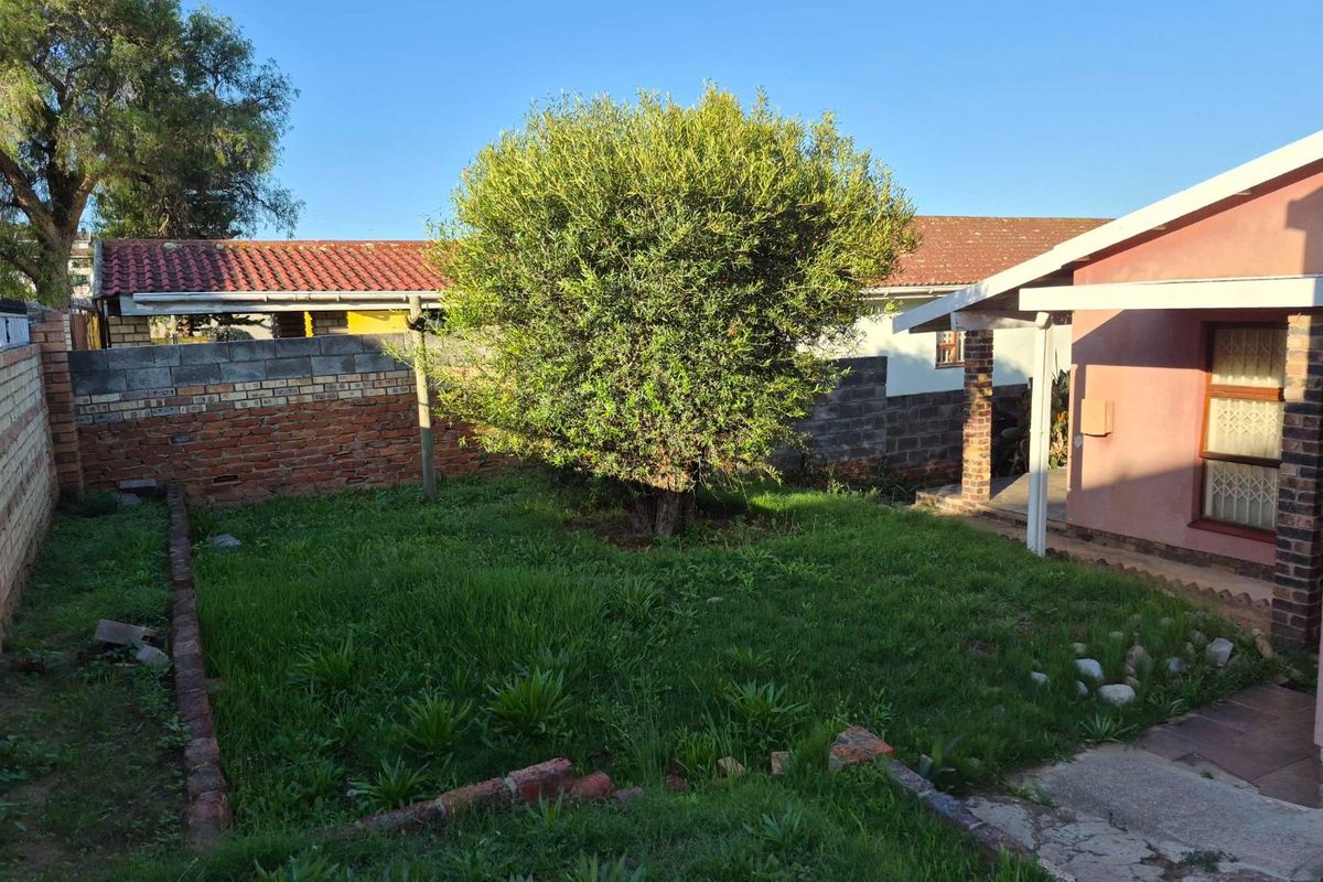 3 bedroom house for sale in KwaMagxaki - Photo 2