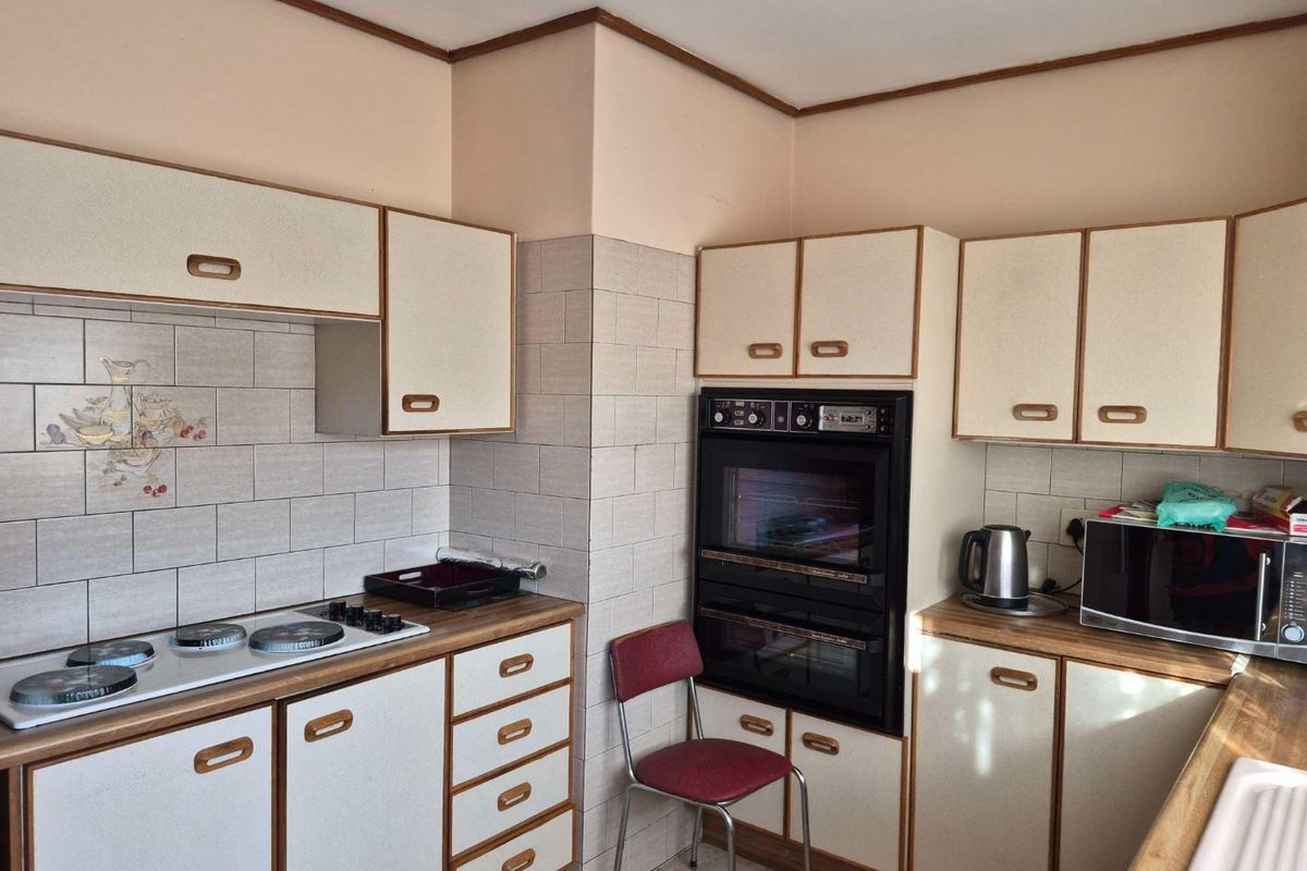 3 bedroom house for sale in KwaMagxaki - Photo 5