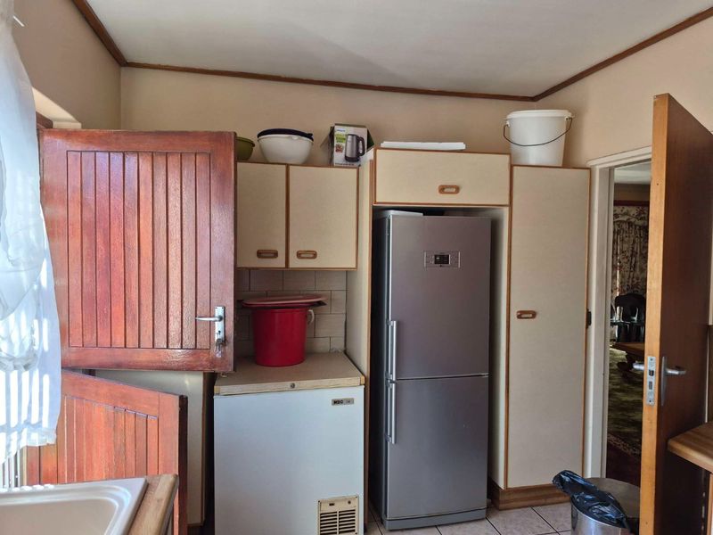 3 bedroom house for sale in KwaMagxaki - Photo 9
