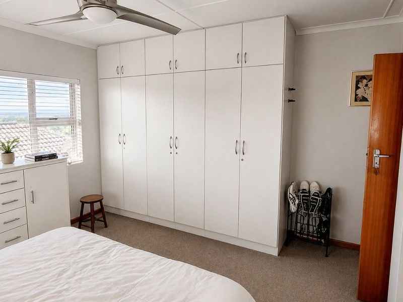 5 Bedroom House in Vincent Heights - Photo 4