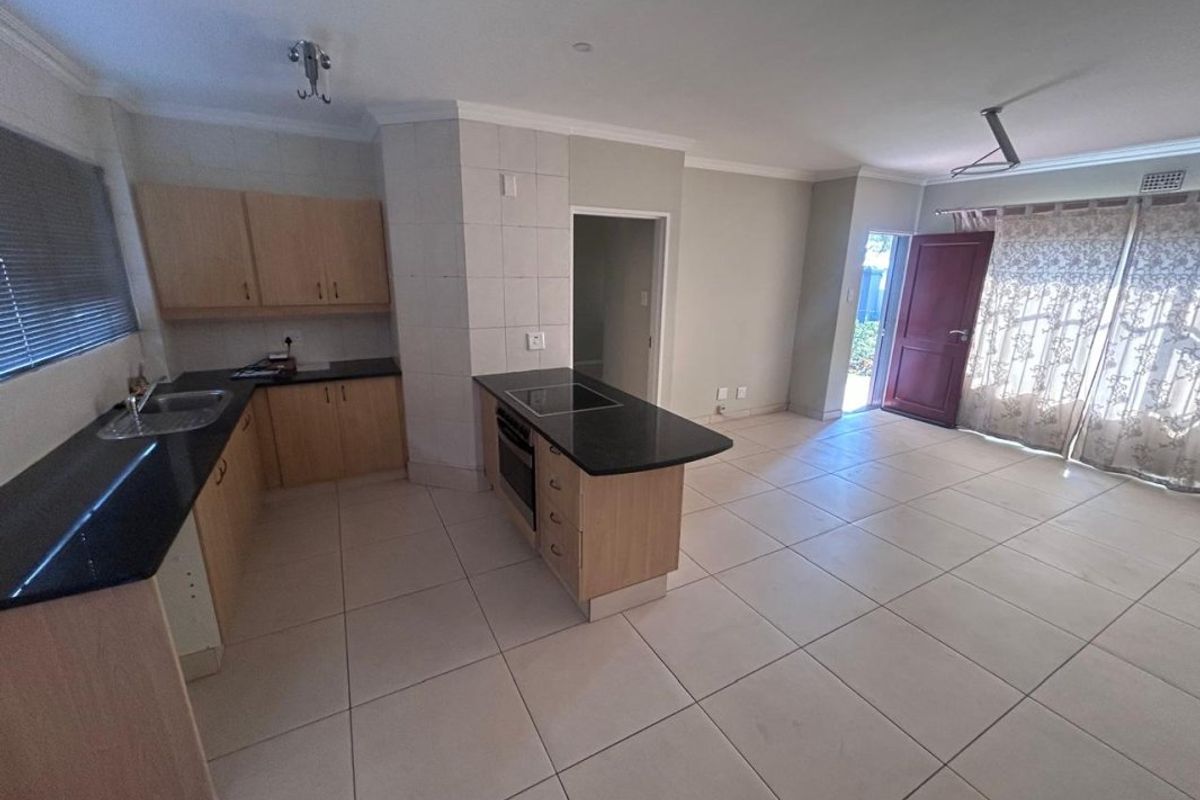 Chic 1 Bed Townhouse in Bedfordview - Photo 4