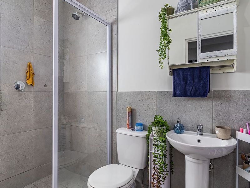 Beautiful Coastal Townhouse with low maintenance garden - Photo 8