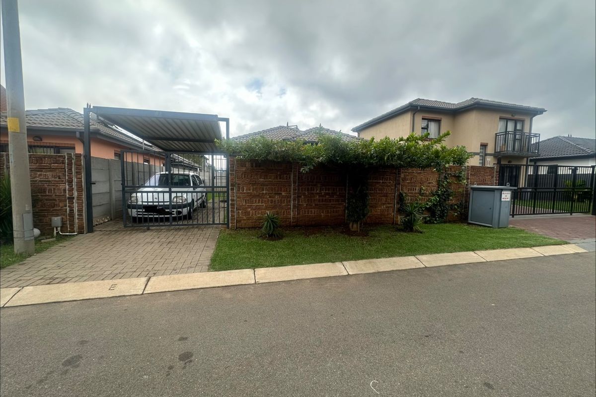 3 Bedroom House for Sale in Leopard's Rest Security Estate - Photo 2