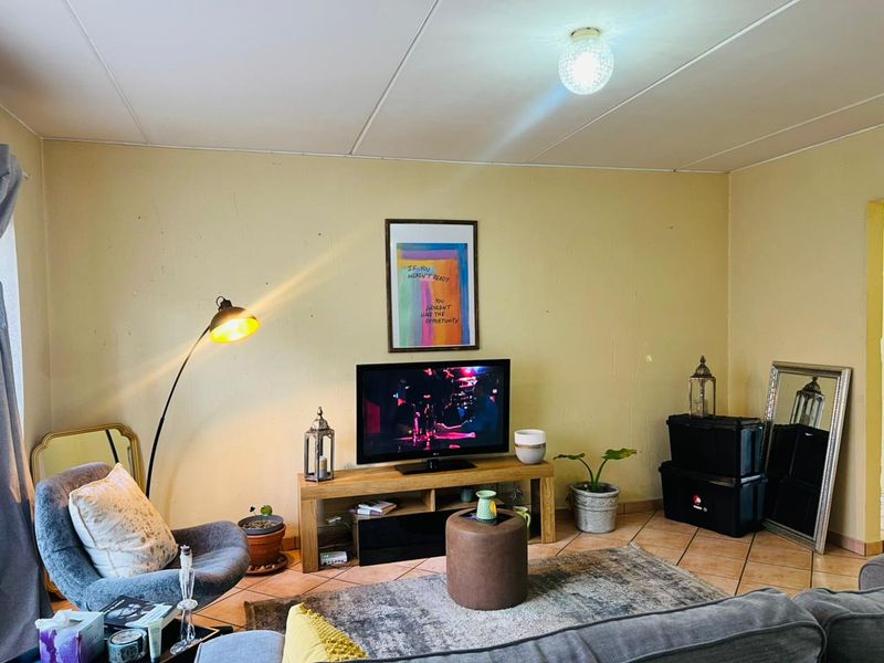 3 Bedroom Ground Floor Unit To Let - Photo 4