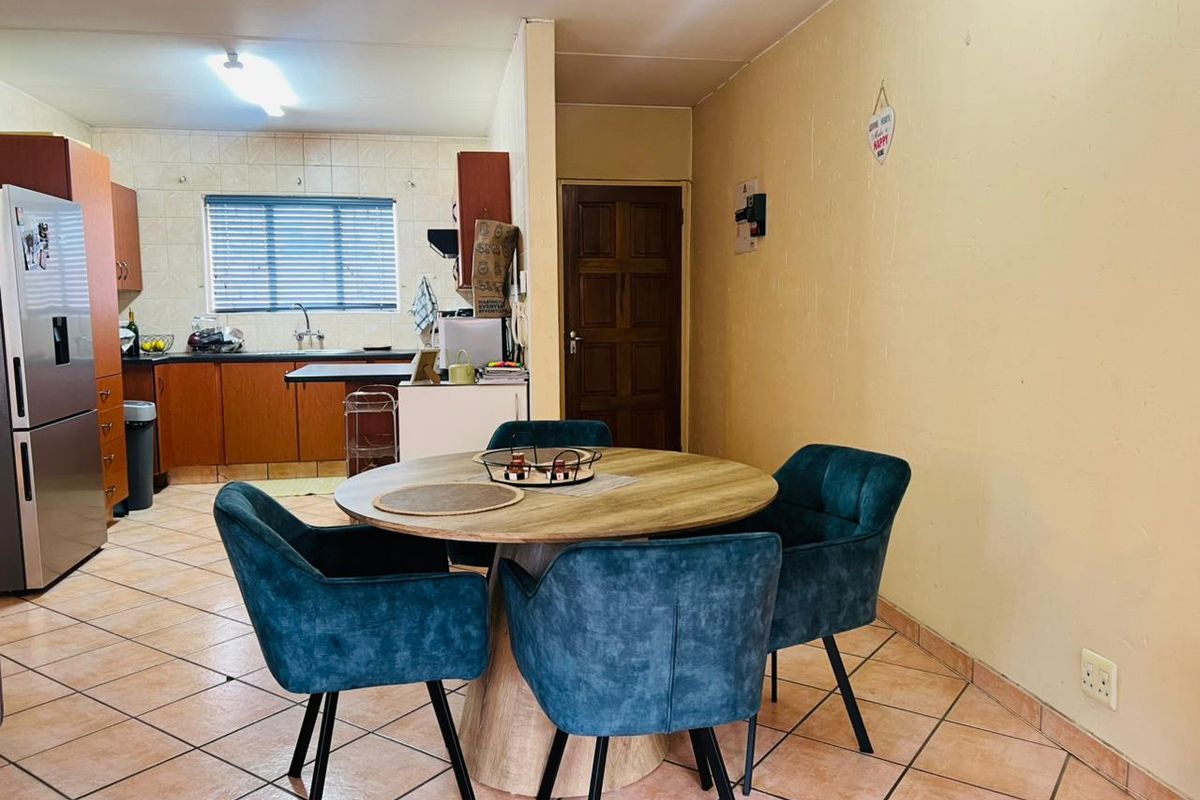 3 Bedroom Ground Floor Unit To Let - Photo 5