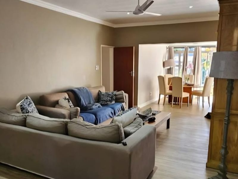 3 Bedroom Townhouse for Sale - Photo 2