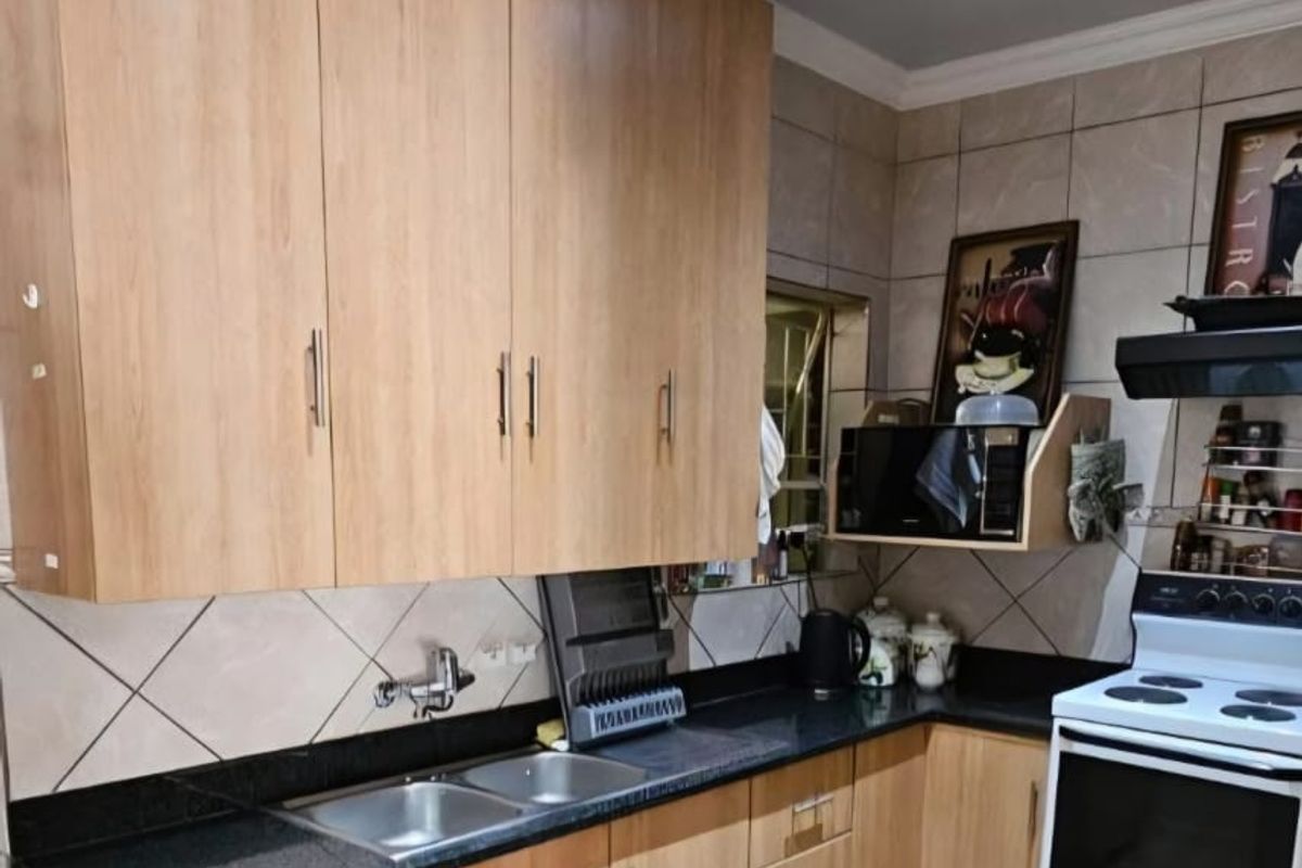 3 Bedroom Townhouse for Sale - Photo 5