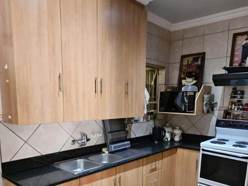 3 Bedroom Townhouse for Sale - Photo 5