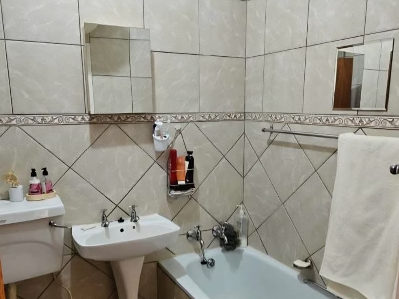 3 Bedroom Townhouse for Sale - Photo 10