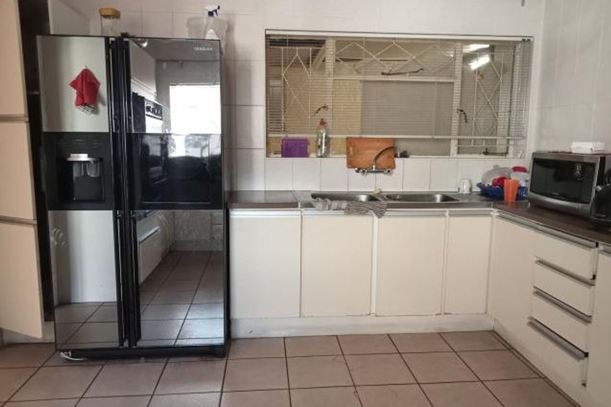 5 BEDROOMS -  (3 BEDROOMS - RENTAL), LARGE STAND – BOOMED AREA - Photo 5