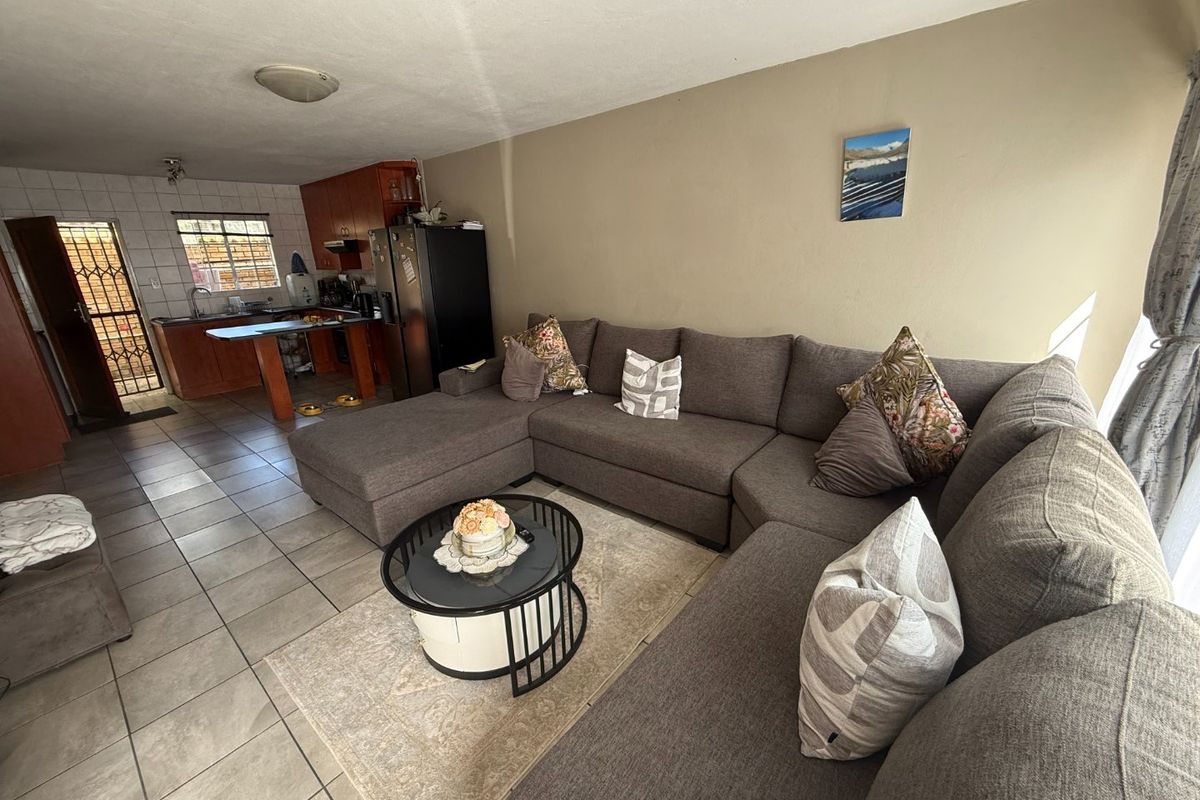 Secure and Low Maintenance Duplex! - Photo 4