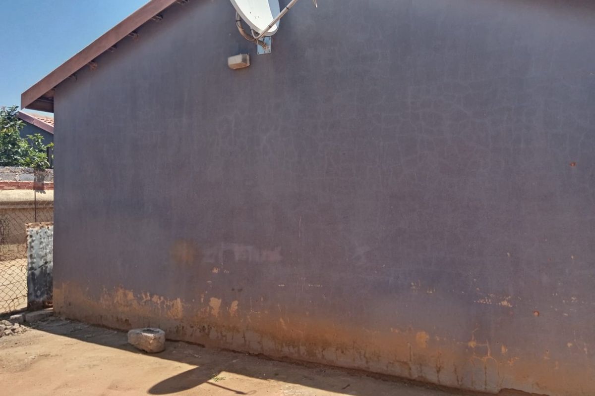 2 BEDROOM HOUSE FOR SALE - Photo 2