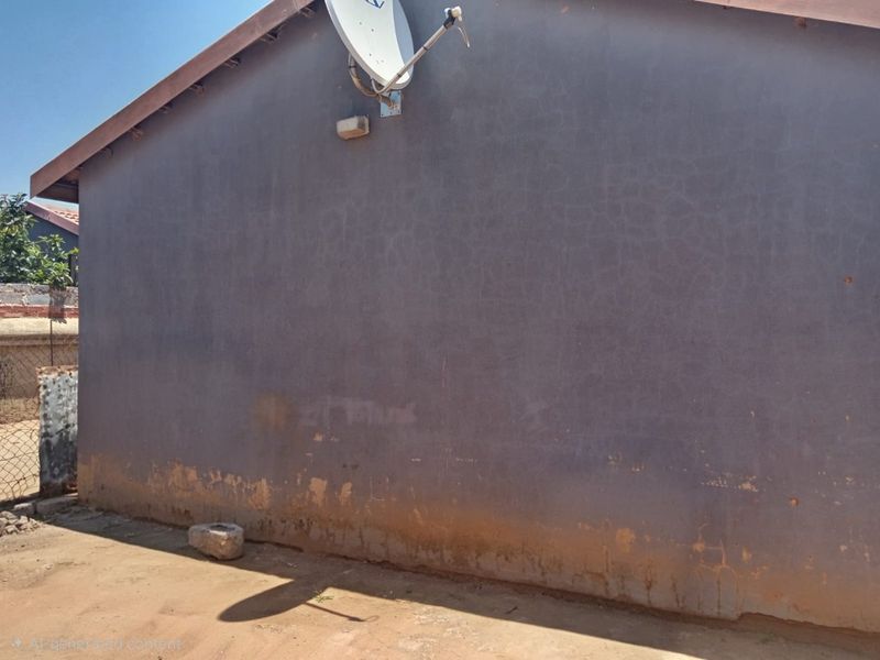 2 BEDROOM HOUSE FOR SALE - Photo 2