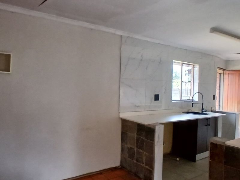 3 BEDROOMS, FIXER UP WITH FLATLET - Photo 7