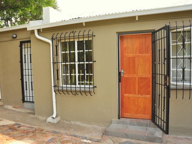Triple-stand Investment Opportunity in Secure Kensington Street - Photo 3