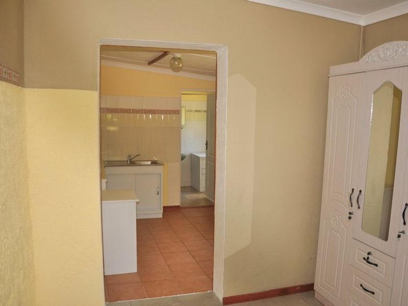 Triple-stand Investment Opportunity in Secure Kensington Street - Photo 4