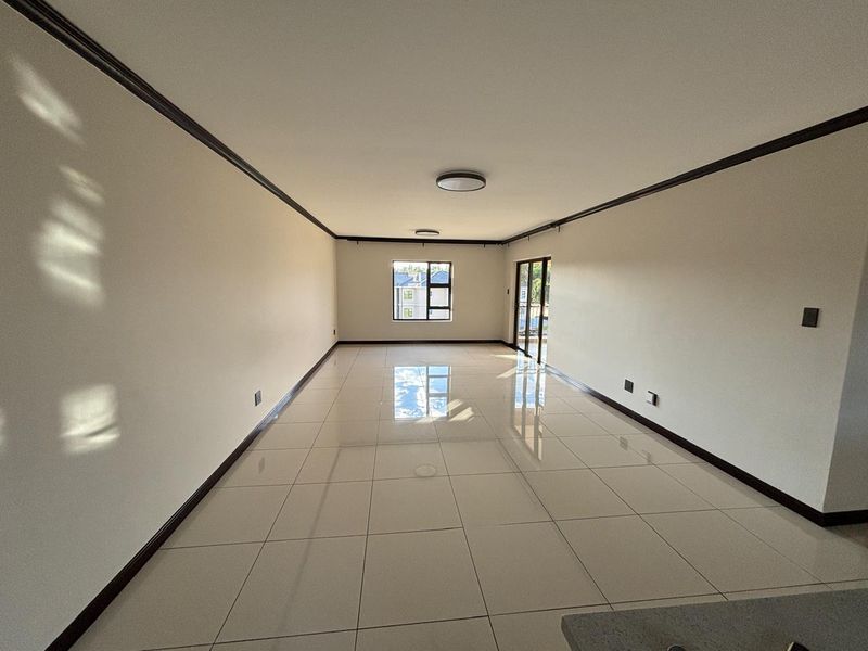 Contemporary Living Meets Everyday Convenience - Photo 3