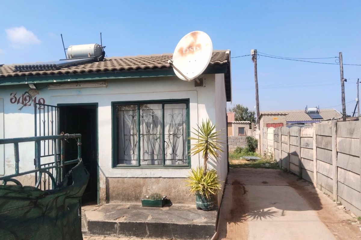 2 bedroom house  - Photo 3