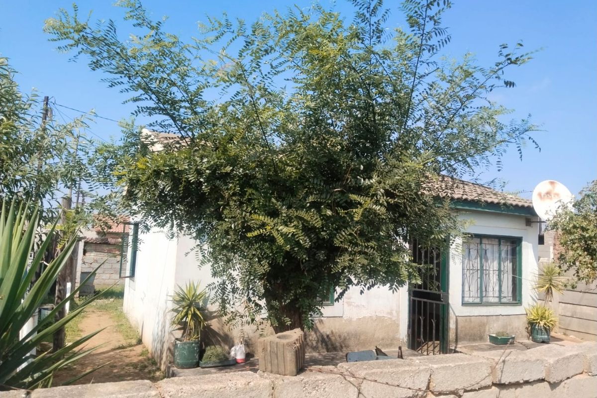 2 bedroom house  - Photo 2