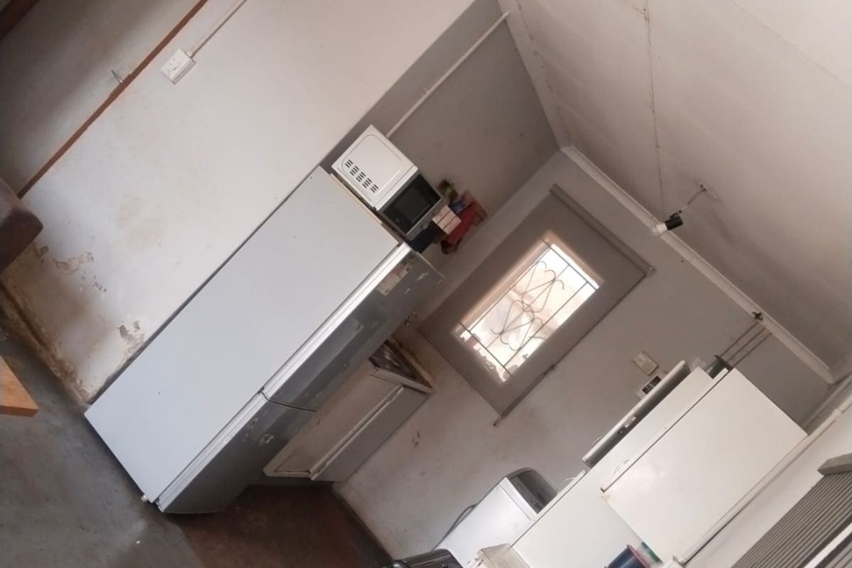 2 bedroom house  - Photo 4