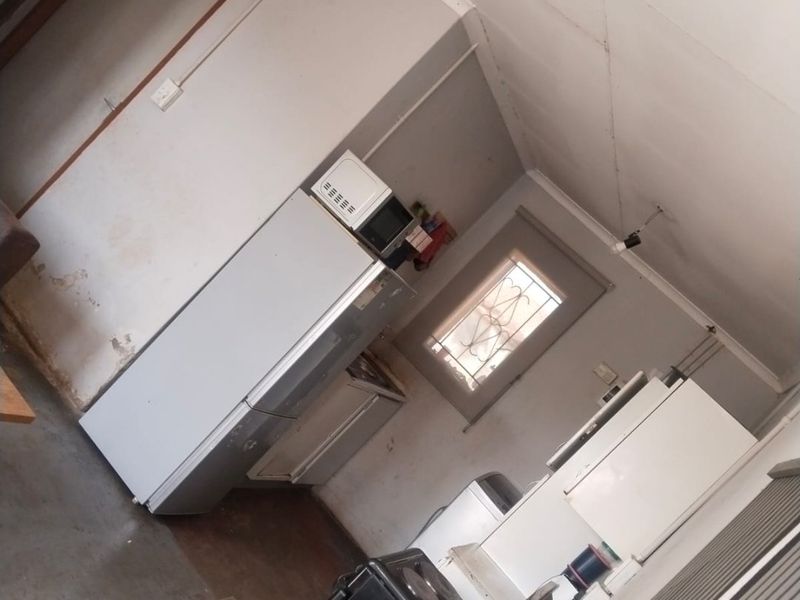 2 bedroom house  - Photo 4