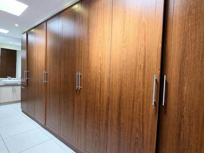 4 bedroom, 2 bathroom house for sale in Meyerspark  - Photo 10