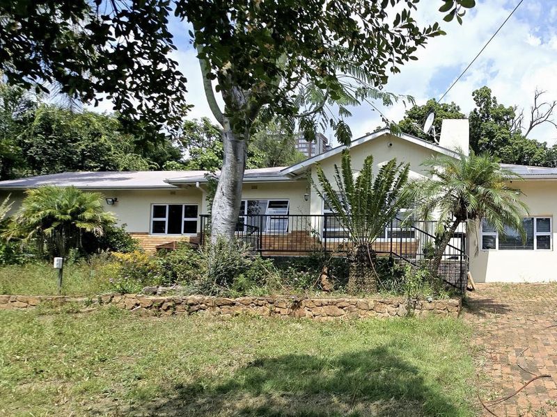 4 bedroom, 2 bathroom house for sale in Meyerspark  - Photo 2