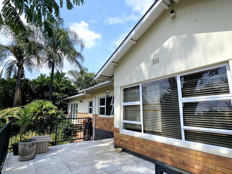 4 bedroom, 2 bathroom house for sale in Meyerspark  - Photo 1