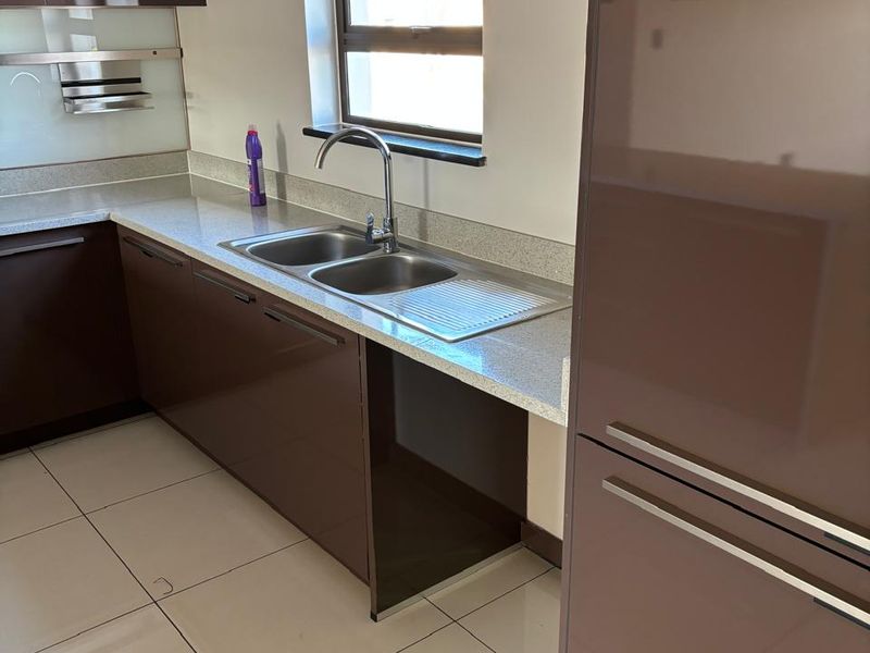 2 Bed Apartment in Carlswald for Rent - Photo 2