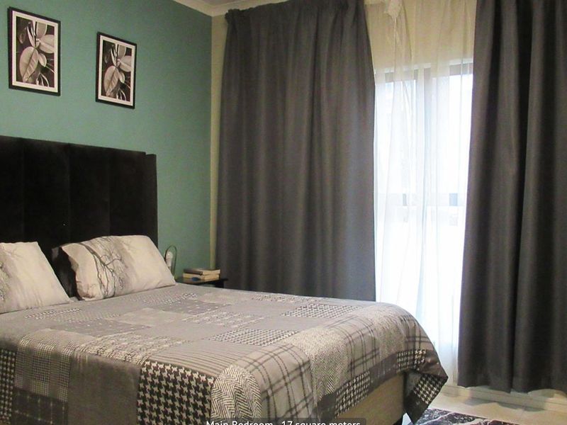 3 Bedroom Apartment / Flat for Sale in Noordhang - Photo 2