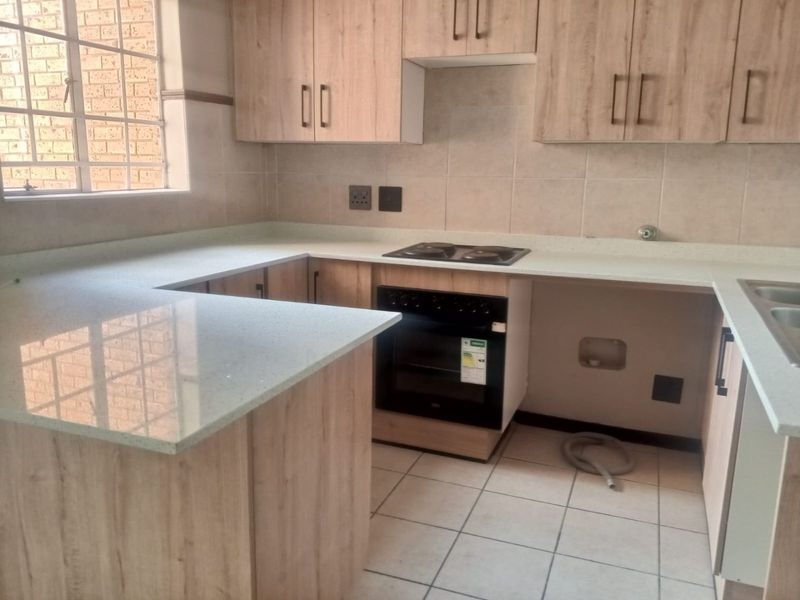 2 Bed Apartment in Noordwyk for Rent - Photo 2