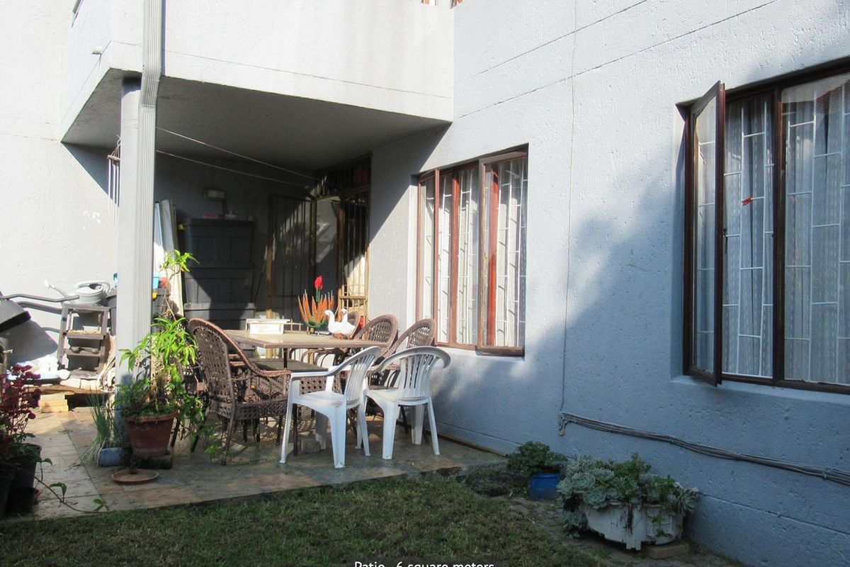 3 Bedroom Apartment / Flat for Sale in Bryanston - Photo 3