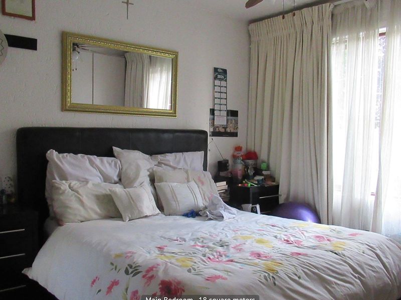 3 Bedroom Apartment / Flat for Sale in Bryanston - Photo 5