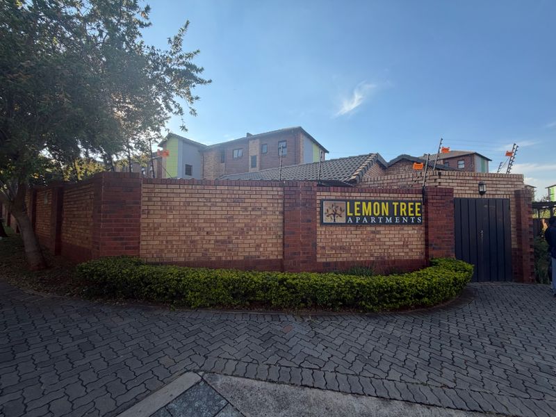 2 bedroom, 1 bathroom Ground floor Apartment in La Montagne  - Photo 3