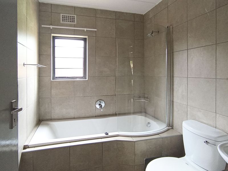 2 bedroom, 1 bathroom Ground floor Apartment in La Montagne  - Photo 8