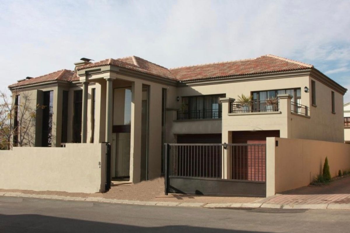 Stylish Upmarket Cluster with Private Pool in Secure Complex - Photo 5