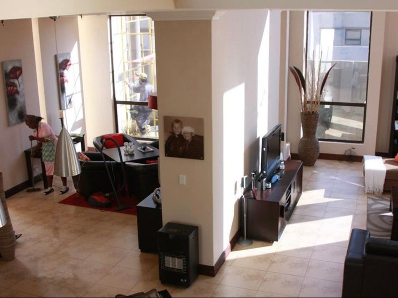 Stylish Upmarket Cluster with Private Pool in Secure Complex - Photo 2